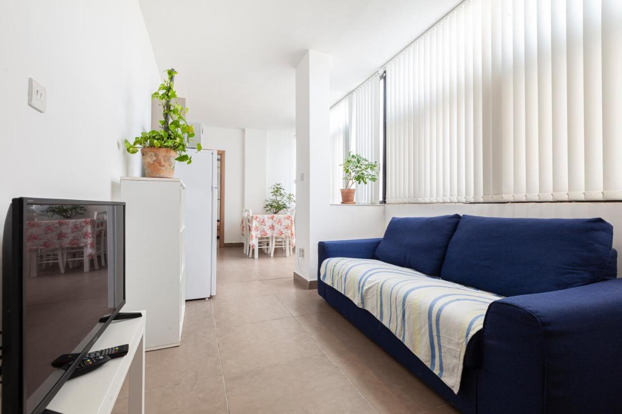 شقة Perfect Seaview Penthouse خليج سانت بول المظهر الخارجي الصورة