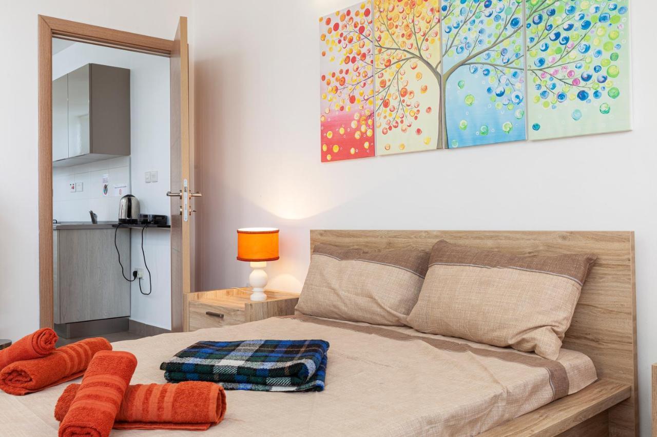 شقة Perfect Seaview Penthouse خليج سانت بول المظهر الخارجي الصورة