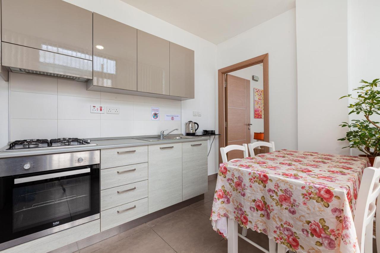 شقة Perfect Seaview Penthouse خليج سانت بول المظهر الخارجي الصورة